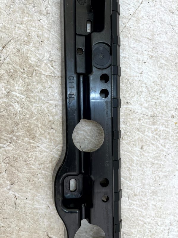 BMW 7 G11 G12 Left Center Rocker Panel Molding Bracket 16 22 51777357133 Genuine 178560614304 3