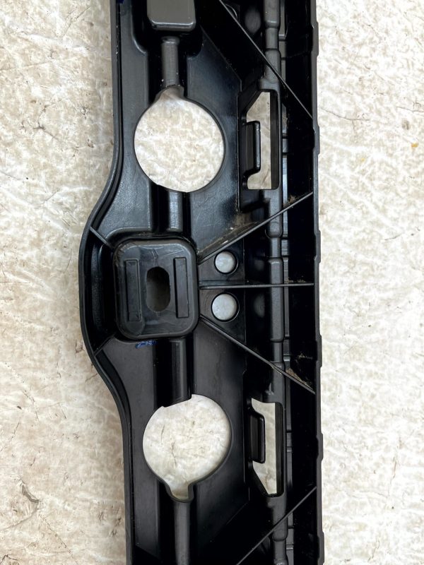 BMW 7 G11 G12 Left Center Rocker Panel Molding Bracket 16 22 51777357133 Genuine 178560614304 9