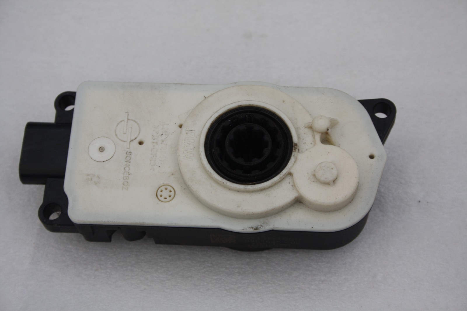 BMW X5 G05 Intake Actuator Motor 2018 TO 2023 5811R1000 Genuine