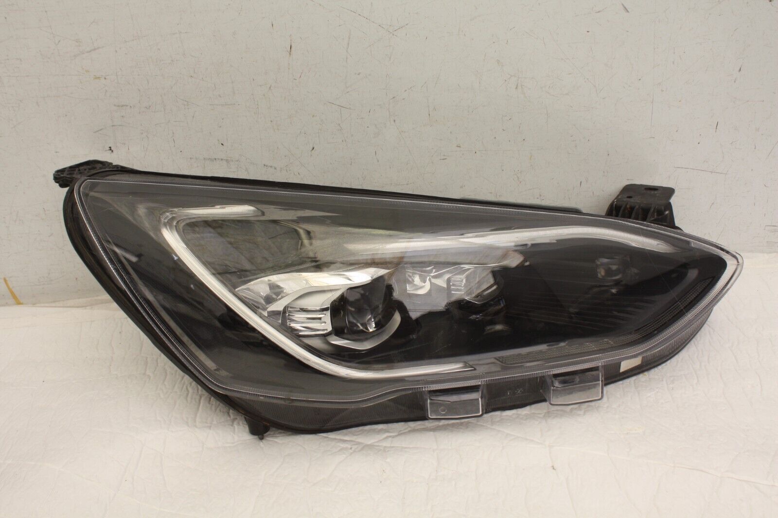 Ford Focus ST Right Side Headlight 2018 TO 2022 JX7B-13E016-BG Genuine