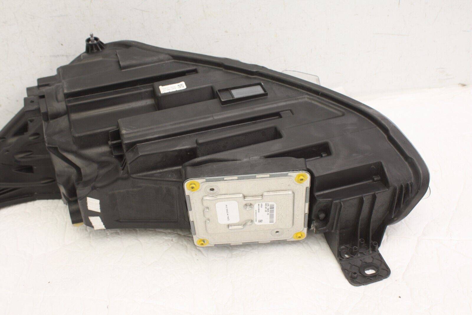 Ford-Focus-ST-Right-Side-Headlight-JX7B-13E016-BG-Genuine-176592715294-14