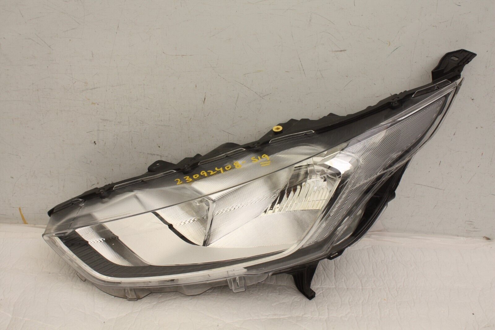 Ford Transit Connect Left Side Headlight 2018-2024 KT1B-13W030-BD *LENS DAMAGED*