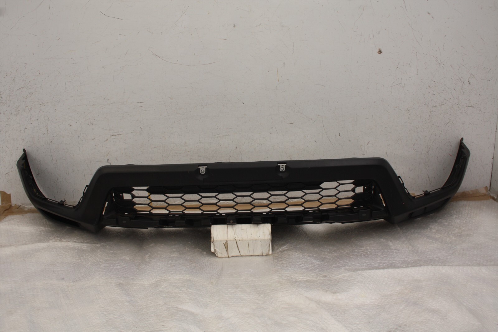 Honda CR-V Front Bumper Lower Section 2018 TO 2023 71102-TNYY-ZZ00 *DAMAGED*