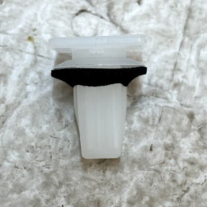 Hyundai I20 Rear Bumper Side Mounting Retainer Clip 866251E000 Genuine - Image 3