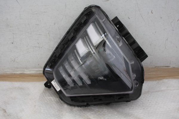 Hyundai-Kona-SX2-Right-Headlight-2024-ON-HF921-62060-LENS-GOT-DEEP-SCRATCHES-177250376084