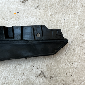 LR Range Rover Vogue L460 Front Bumper Left Mud Flap Trim M8E2-17F018-A Genuine - Image 6