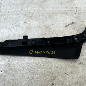 LR Range Rover Vogue L460 Front Bumper Left Mud Flap Trim M8E2-17F018-A Genuine - Image 7