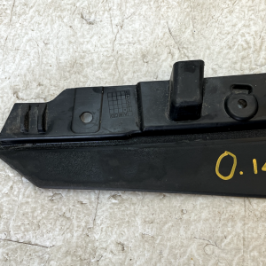 LR Range Rover Vogue L460 Front Bumper Left Mud Flap Trim M8E2-17F018-A Genuine - Image 8