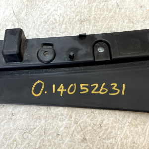 LR Range Rover Vogue L460 Front Bumper Left Mud Flap Trim M8E2-17F018-A Genuine - Image 9