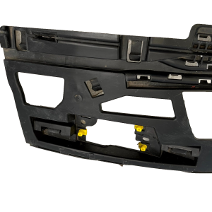 LR Range Rover Vogue L460 Front Bumper Right Bracket 22 ON M8E2-17C862-A Genuine - Image 2