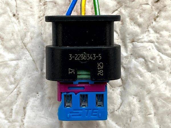 Land Rover Defender Discovery Parking Sensor Plug Connector 3 2236343 5 Genuine 178516343644 8