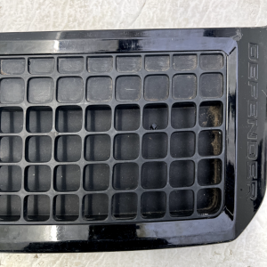 Land Rover Defender Front Bumper Right Grille 2020 ON L8B2-280B10-ED Genuine - Image 6