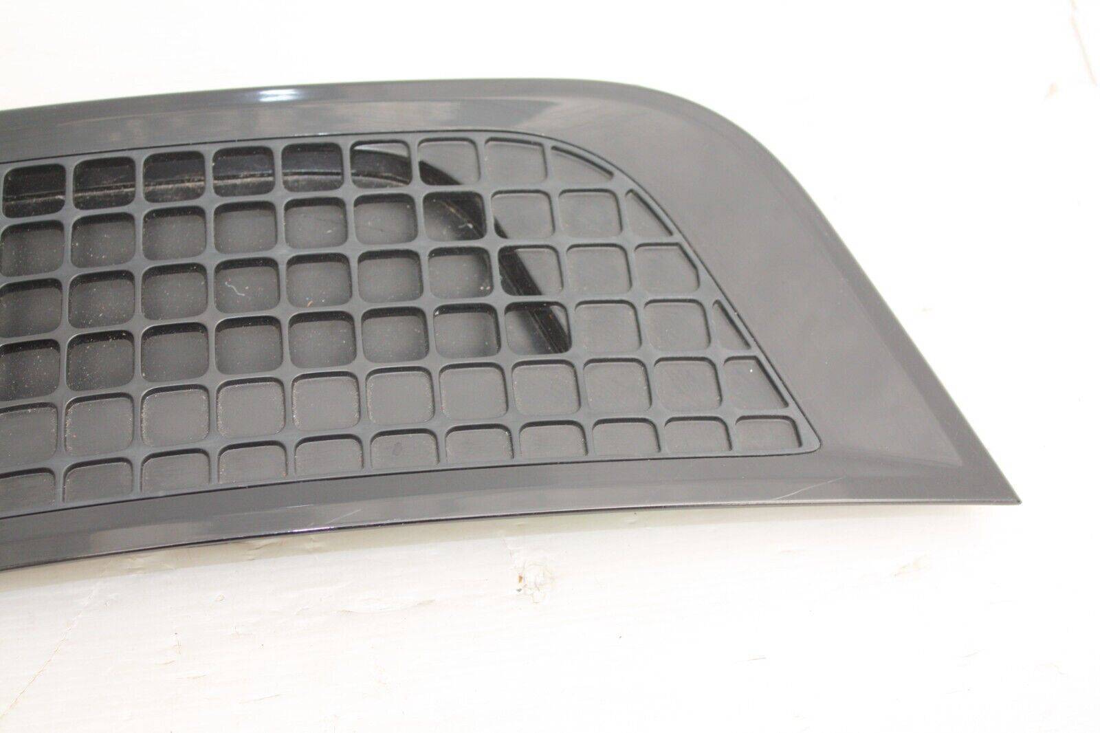 Land-Rover-Defender-Front-Right-Wing-Grill-2019-on-N8B2-280B10-BA-Genuine-175750856504-2