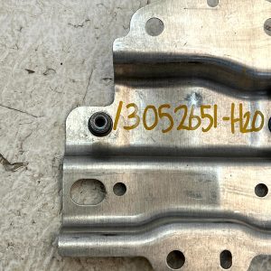 Land Rover Defender L663 Right Side Panel Support Bracket L8B2-101N00-AD Genuine - Image 3