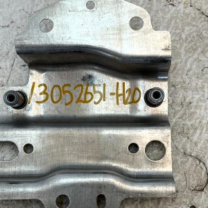 Land Rover Defender L663 Right Side Panel Support Bracket L8B2-101N00-AD Genuine - Image 4