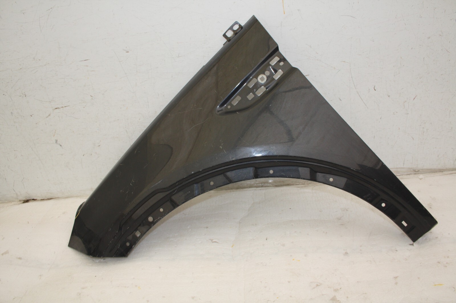 Land Rover Discovery Sport L550 Left Side Wing 2015-2019 FK72-16016-A *DAMAGED*