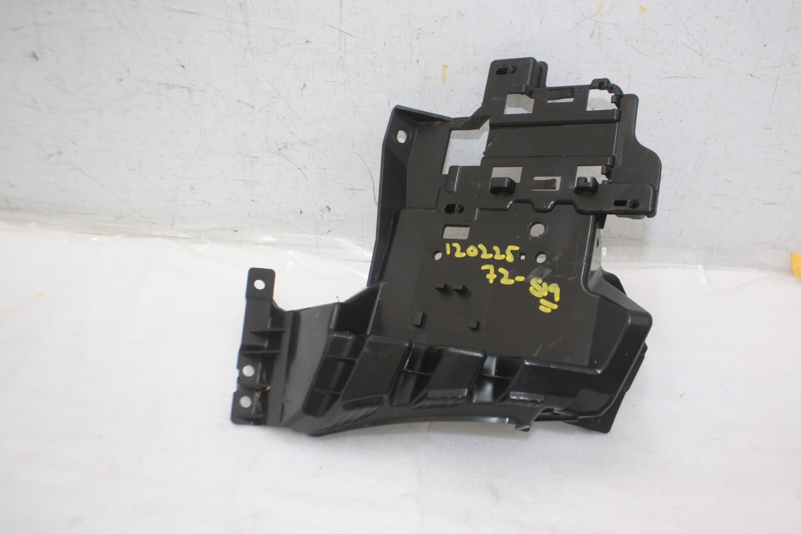 Land Rover Discovery Sport L550 Rear Bumper Right Bracket 2019 ON LK72-17E800-A
