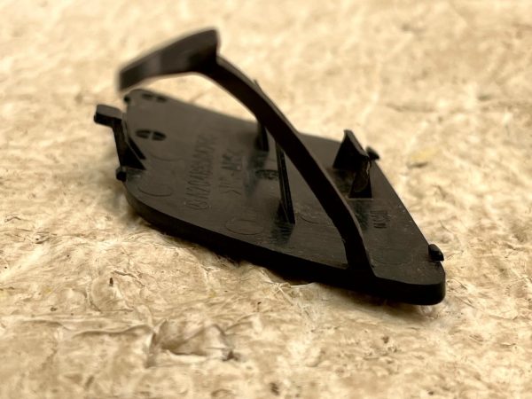 Mercedes C Class W204 Front Bumper Tow Eye Cover 11 TO 14 A2048850426 Genuine 178230937604 11