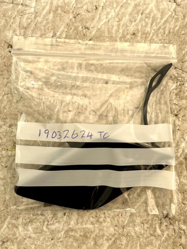 Mercedes C Class W204 Front Bumper Tow Eye Cover 11 TO 14 A2048850426 Genuine 178230937604 13