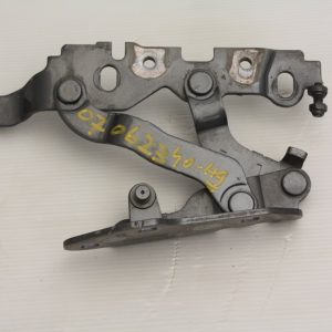 Mercedes C Class W204 Front Left Bonnet Hinge A2048800128 Genuine