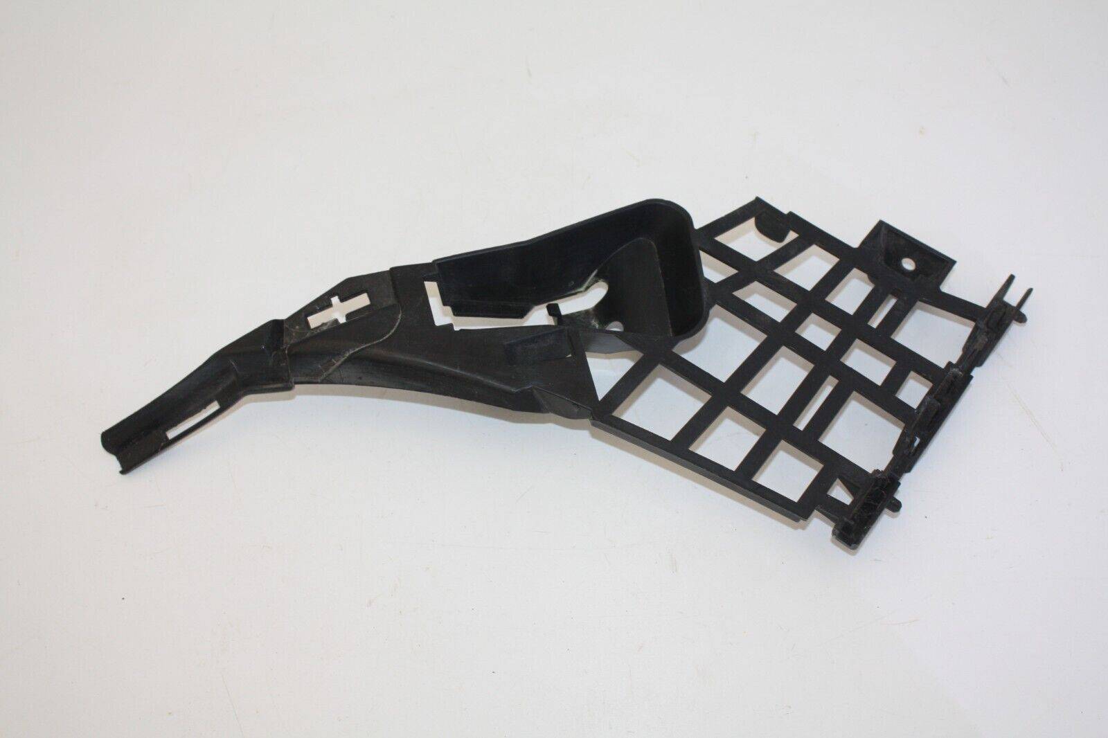 Mercedes-CLA-C117-AMG-Front-Bumper-Right-Bracket-A1178850721-Genuine-176485837774