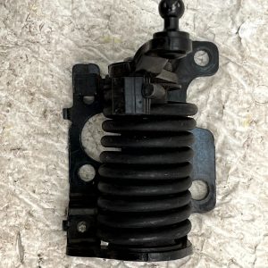 Mercedes E-Class W238 Rear Right Convertible Roof Hinge A2387581200 Genuine - Image 6
