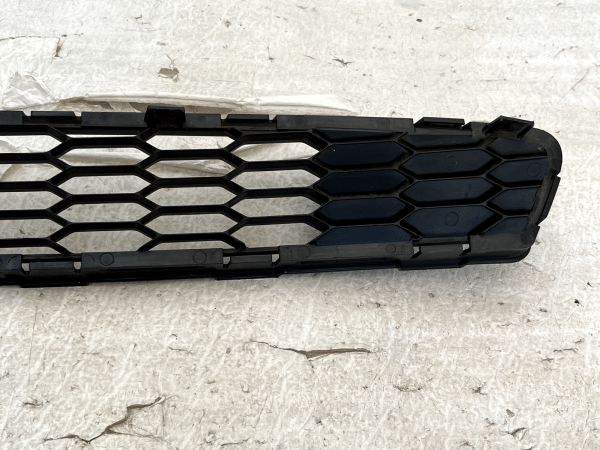 Nissan Leaf MK1 Front Bumper Lower Center Grille 2011 2018 62256 3NL5A Genuine 178515918884 12