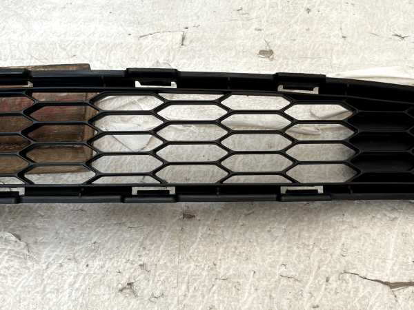 Nissan Leaf MK1 Front Bumper Lower Center Grille 2011 2018 62256 3NL5A Genuine 178515918884 5