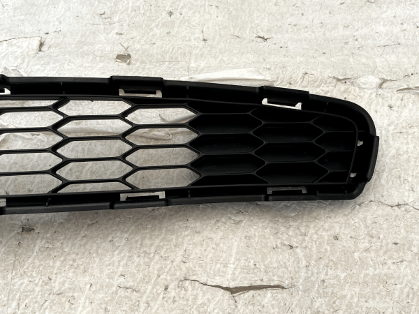 Nissan Leaf MK1 Front Bumper Lower Center Grille 2011 2018 62256 3NL5A Genuine 178515918884 6