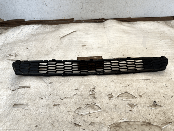 Nissan Leaf MK1 Front Bumper Lower Center Grille 2011 2018 62256 3NL5A Genuine 178515918884 7