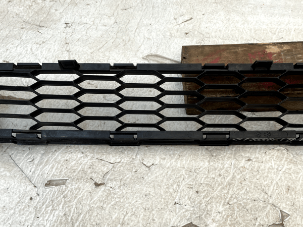 Nissan Leaf MK1 Front Bumper Lower Center Grille 2011 2018 62256 3NL5A Genuine 178515918884 9