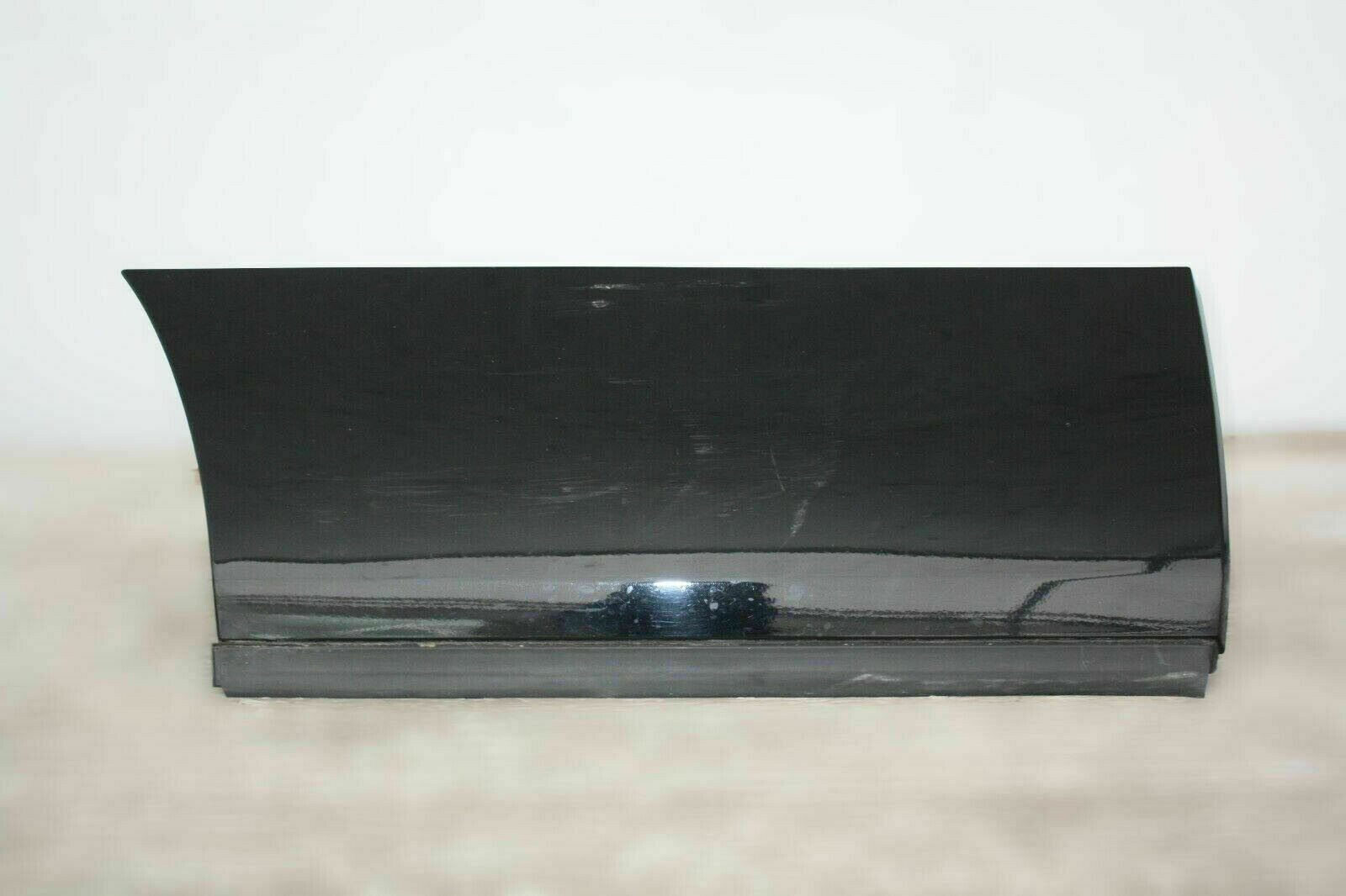 RANGE ROVER REAR RIGHT DOOR LOWER MOULDING TRIM 2002 TO 2005 8263898