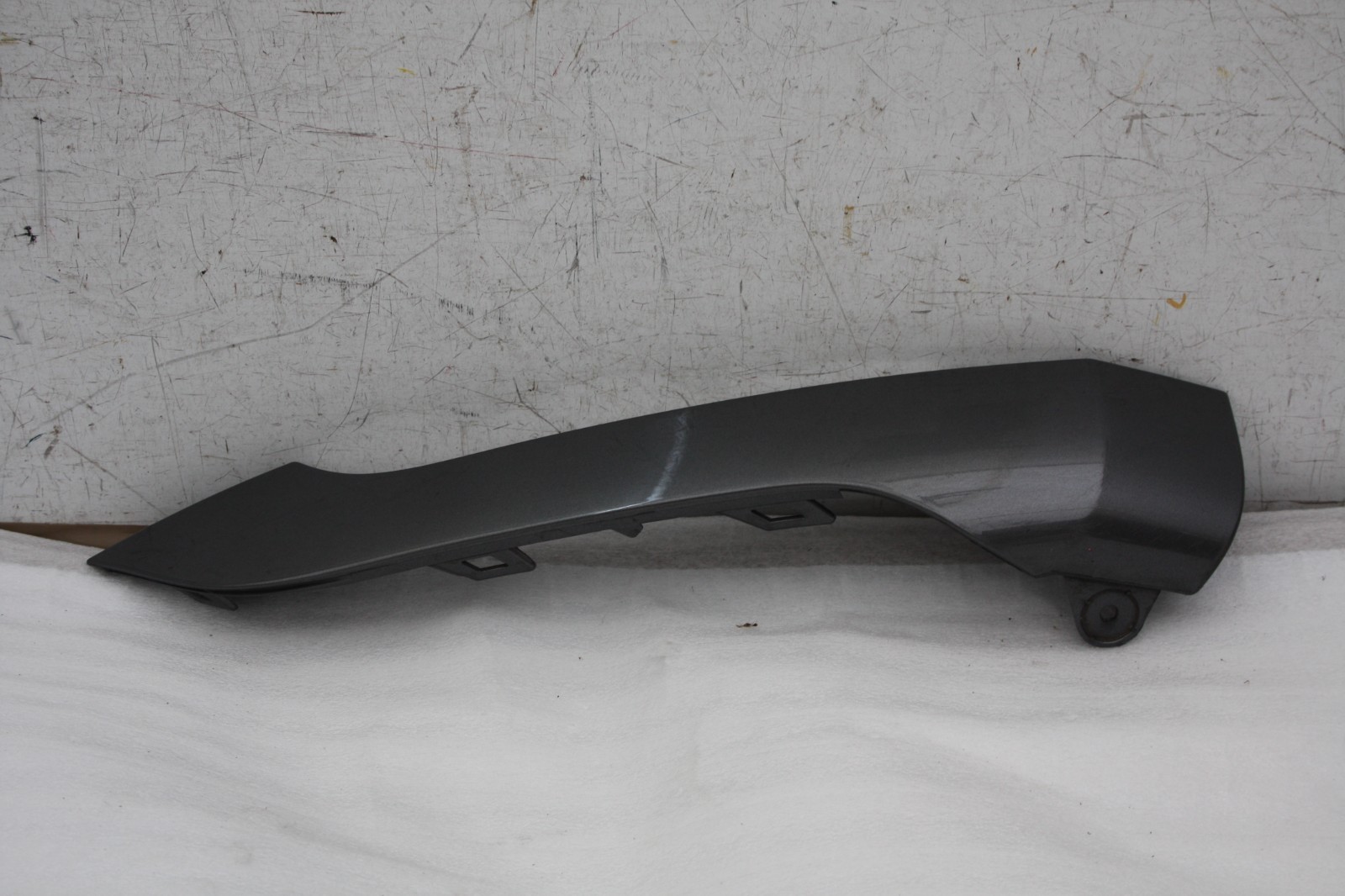 Range Rover Evoque Front Bumper Left Side Trim 2019 ON K8D2-17E785-AB Genuine