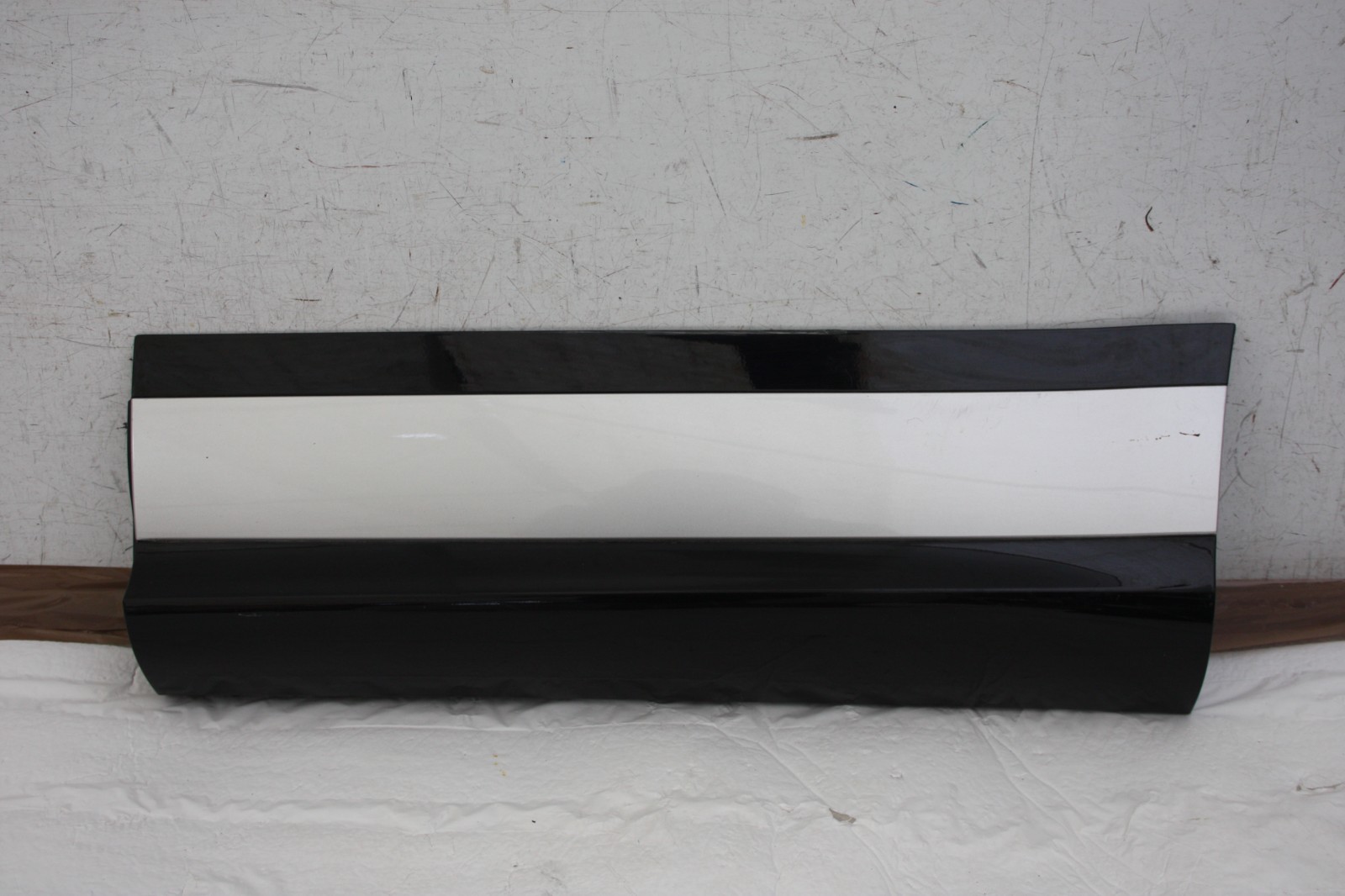 Range Rover Evoque L551 Rear Left Side Door Moulding 19 ON K8D2-274A49-B Genuine