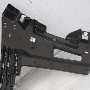 Range Rover Vogue L460 Front Right Bracket 2022 ON *ONE CLIP DAMAGED* - Image 12