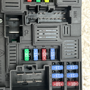 Renault Koleos BSM Fuse Box Module 284B67853R Genuine - Image 16