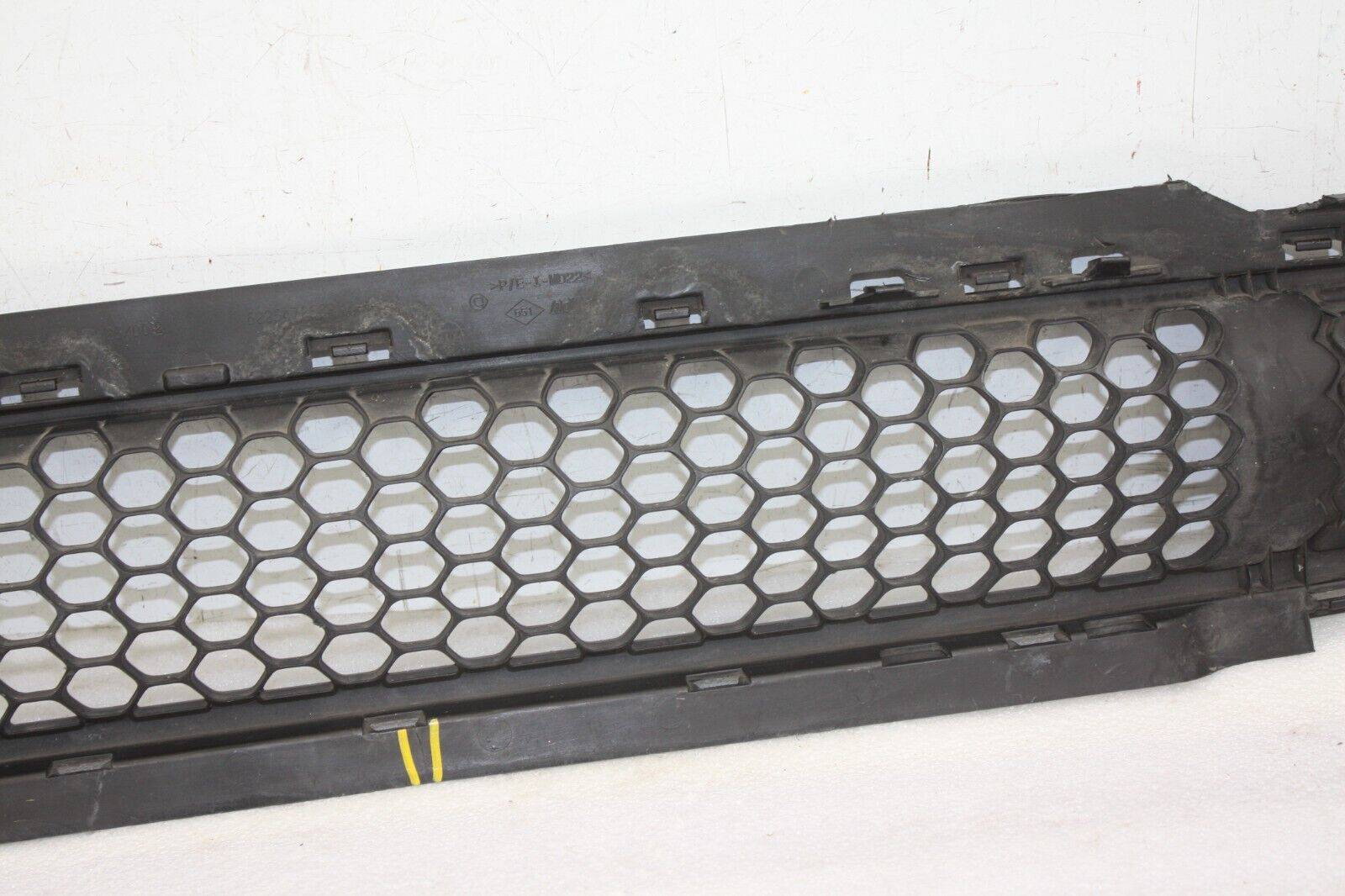 Smart-Forfour-Front-Bumper-Lower-Grill-2015-TO-2019-622547266R-Genuine-DAMAGED-176569541254-15