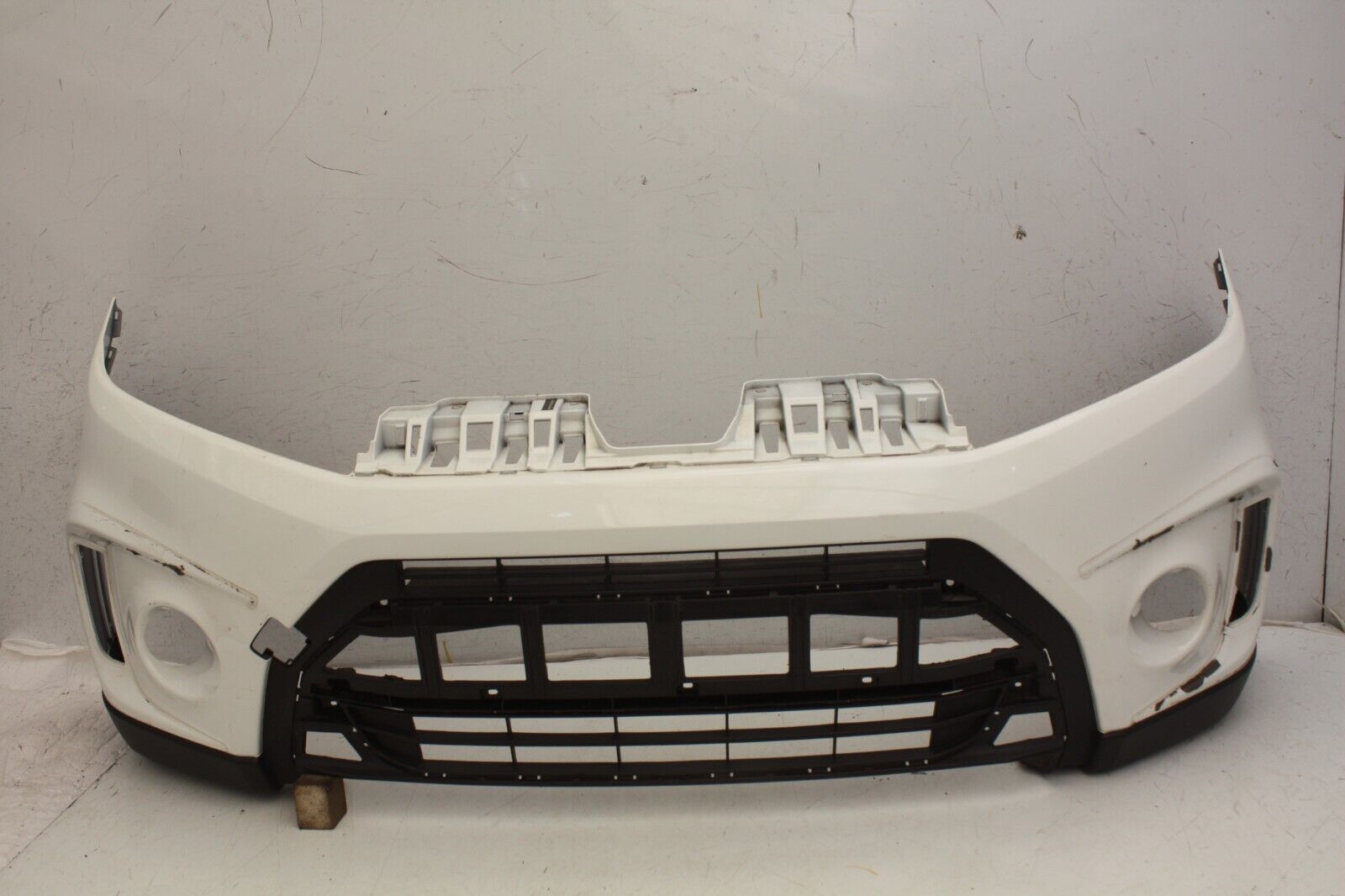 Suzuki Vitara Front Bumper 2015 TO 2018 71711-54P Genuine *DAMAGED*