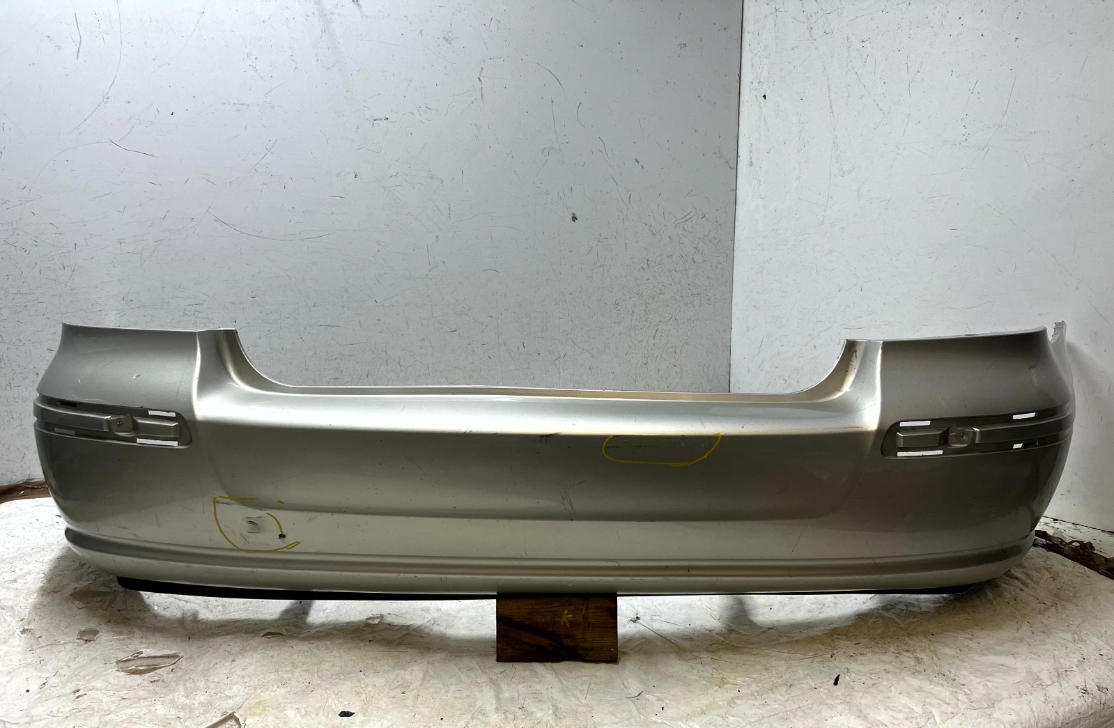 Toyota Avensis MK2 Rear Bumper 2003 TO 2008 52159-05090 Genuine *DAMAGED*