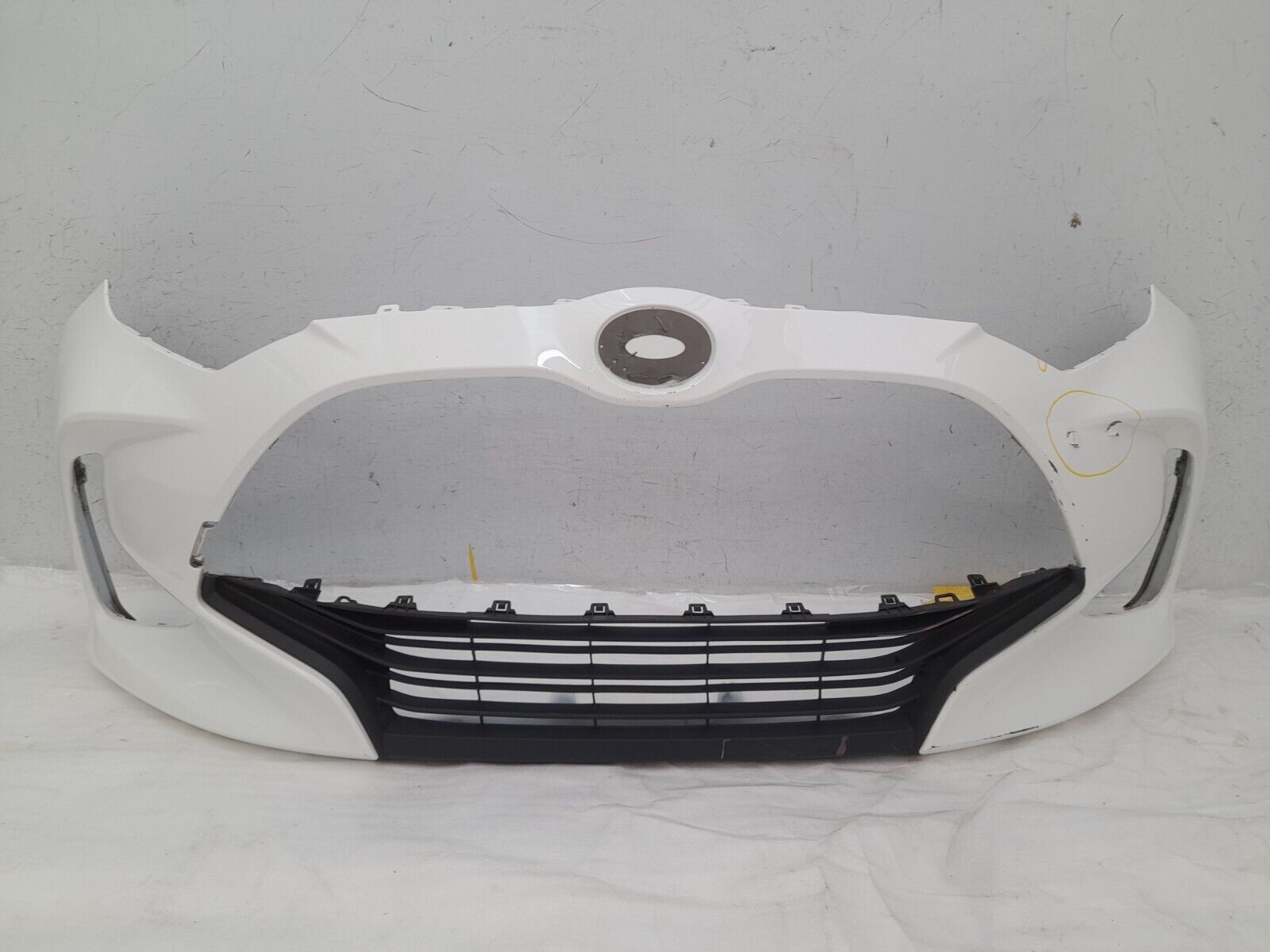 Toyota Yaris Front Bumper 2020 ON 52119-K0050 Genuine *DAMAGED*