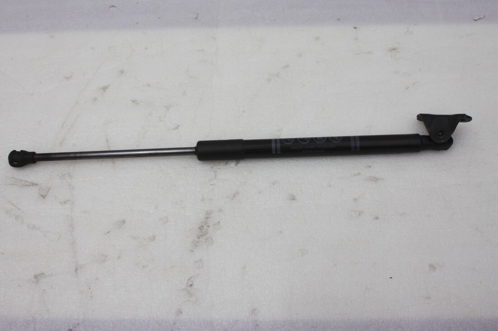 Toyota Yaris Hybrid Right Side Tailgate Gas Strut 68950-K0020 Genuine