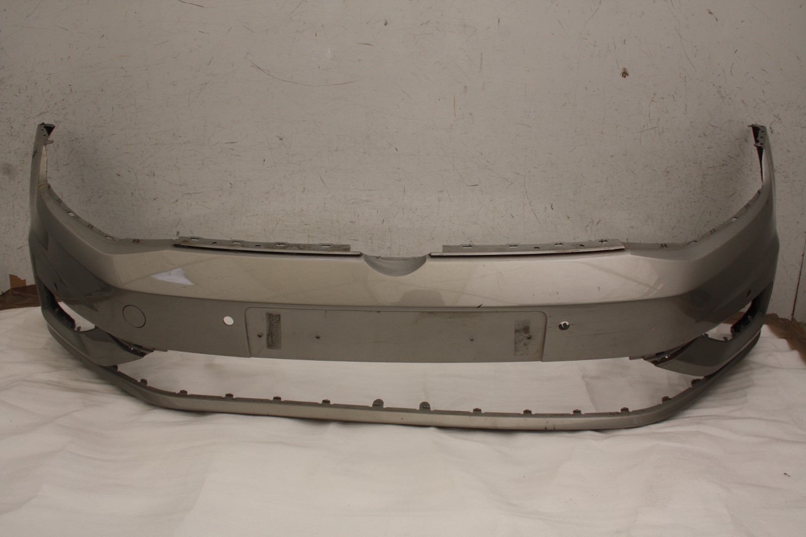 VW Golf Front Bumper 2017 TO 2020 5G0807221FL Genuine *DAMAGED*