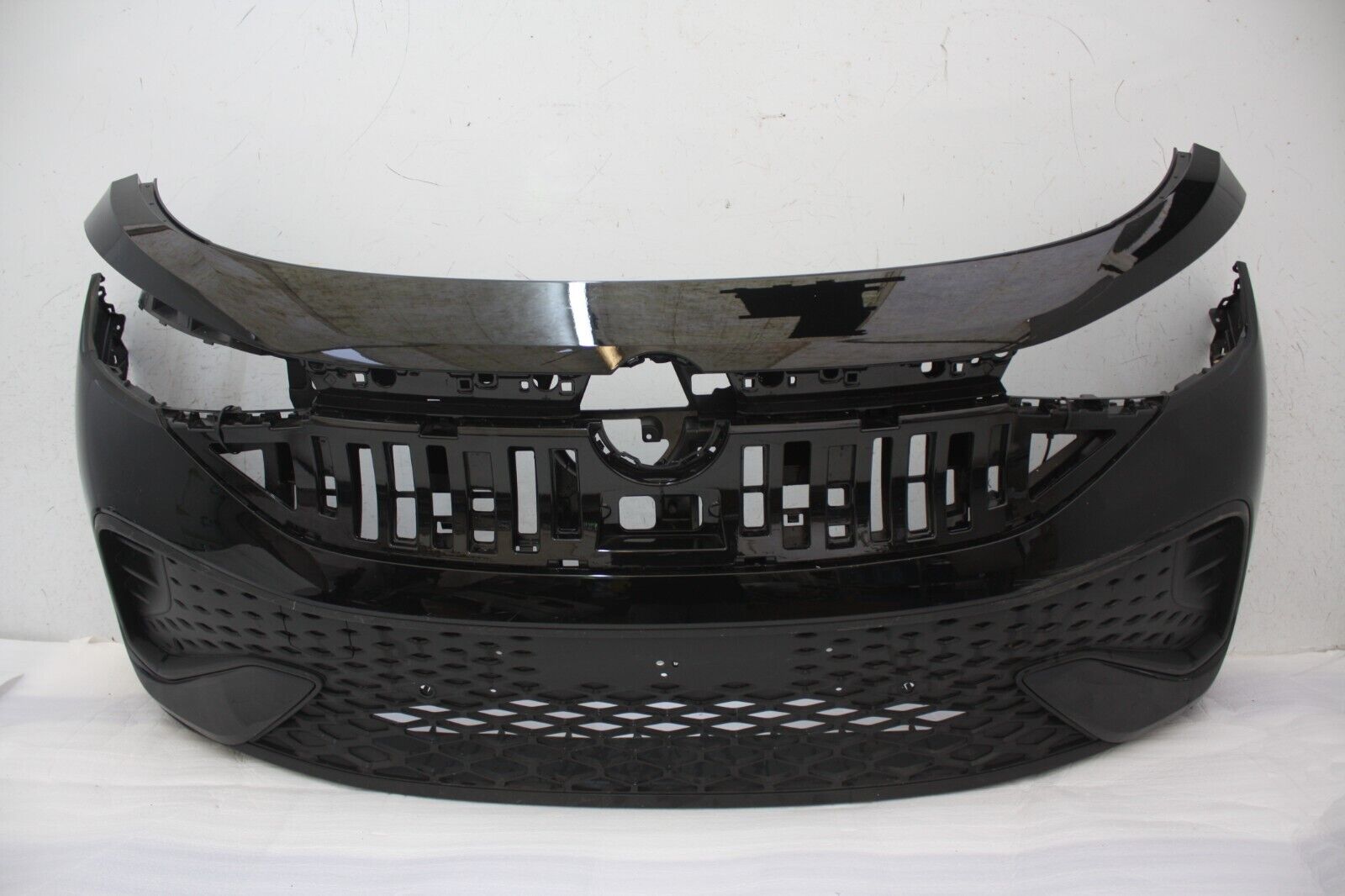 VW ID5 ID-5 Front Bumper 2022 ON 11E807221 Genuine *DAMAGED*