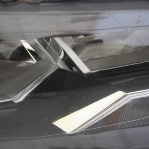 VW Polo Right Side Headlight 2G2941006 Genuine *DAMAGED* - Image 7