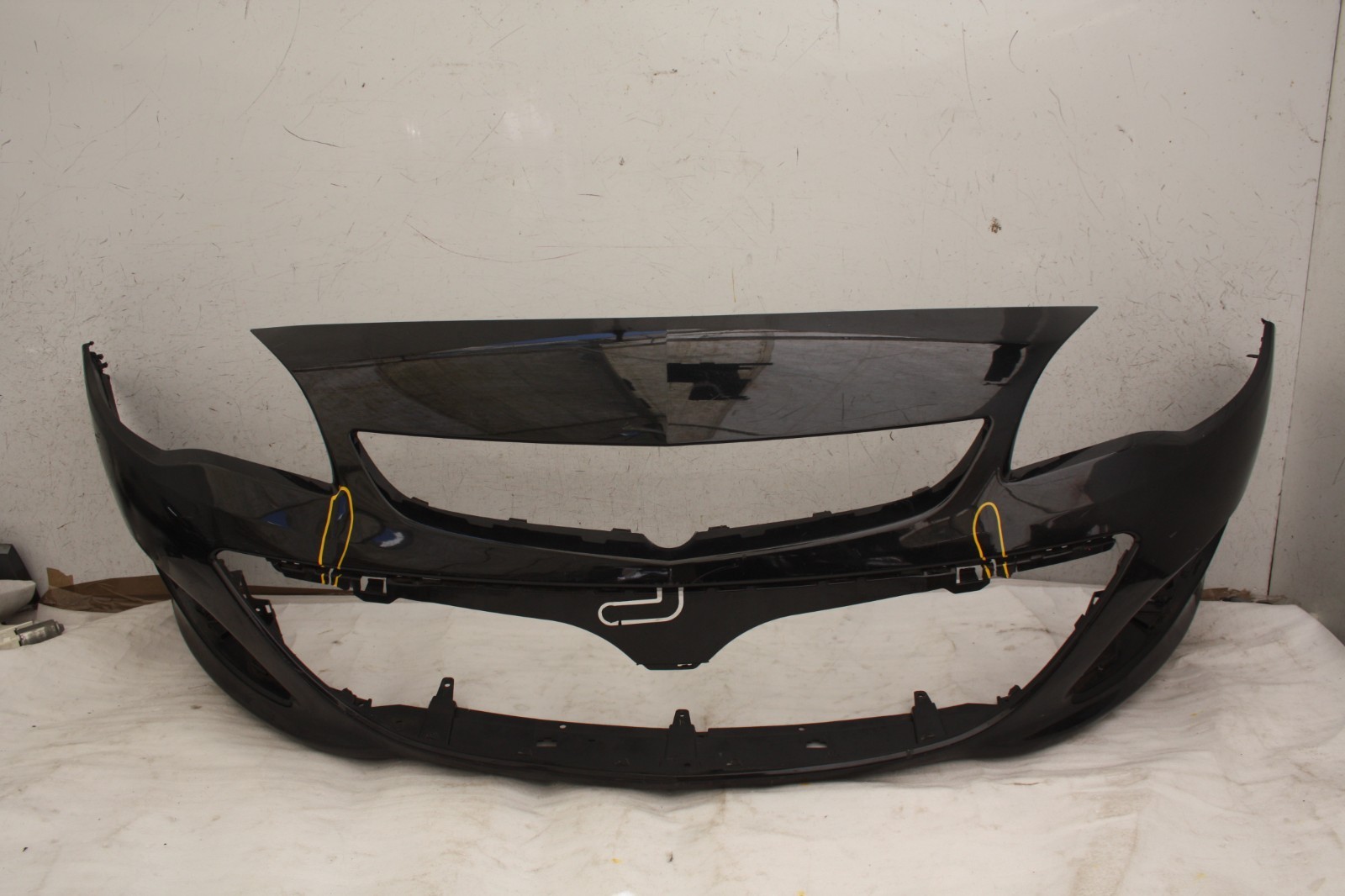 Vauxhall Astra J Front Bumper 2012-2015 13368660 Genuine *DAMAGED*