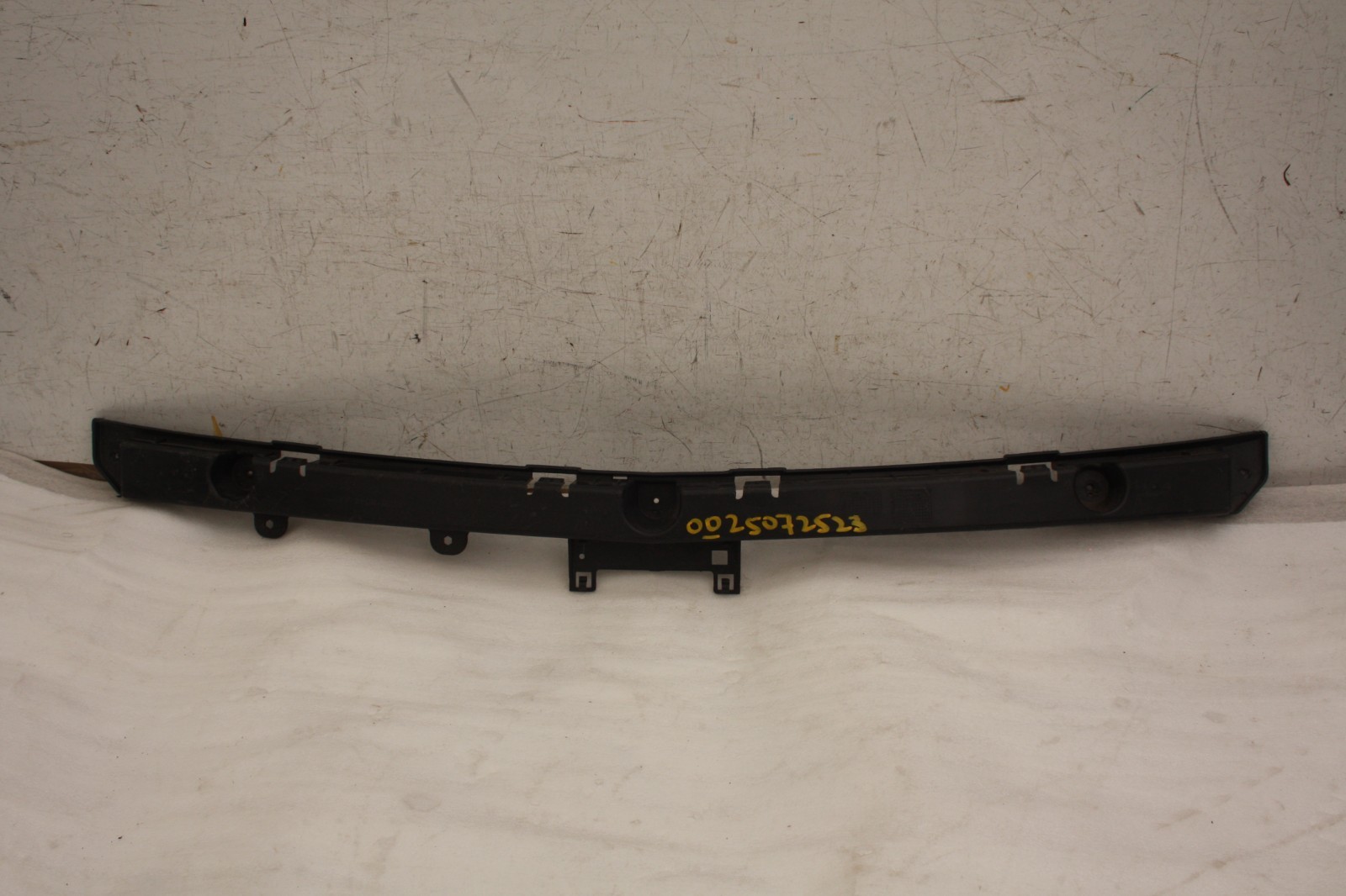 Vauxhall Astra K Rear Bumper Centre Bracket 2015 TO 2019 13425524 Genuine