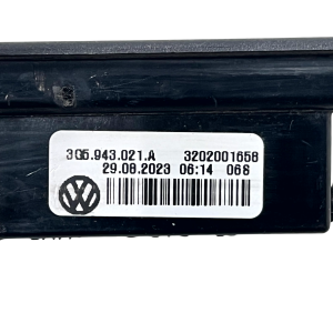 Volkswagen VW Golf VIII Rear Bumper License Plate Light Lamp 3202001658 Genuine - Image 13