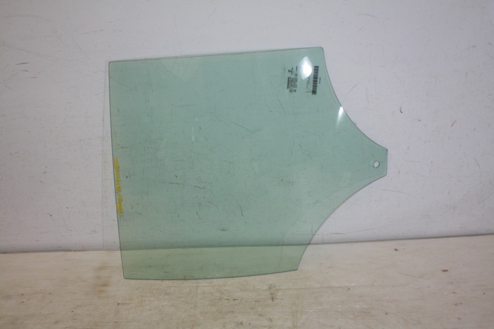 Volvo XC40 Rear Left Door Glass 32244800