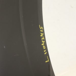 Volvo XC60 R Design Front Bumper 2022 ON 32234958 Genuine *DAMAGED* - Image 4