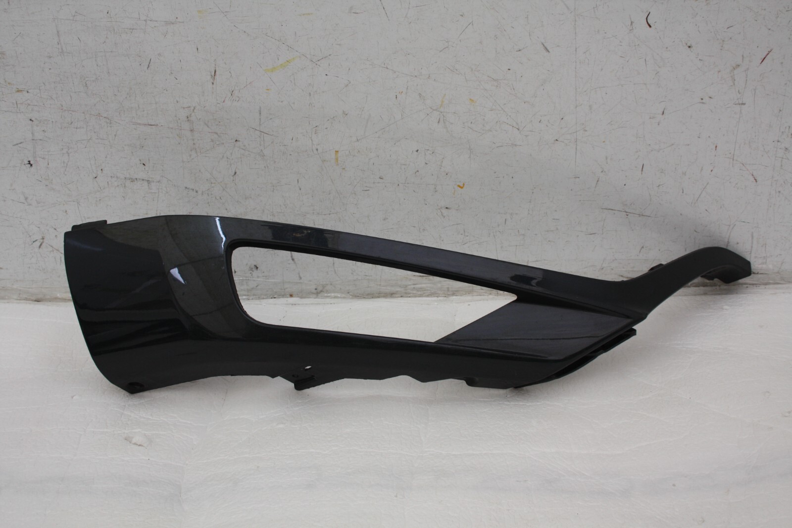 Volvo XC90 Front Bumper Lower Right Trim 2015 ON 31383800 Genuine